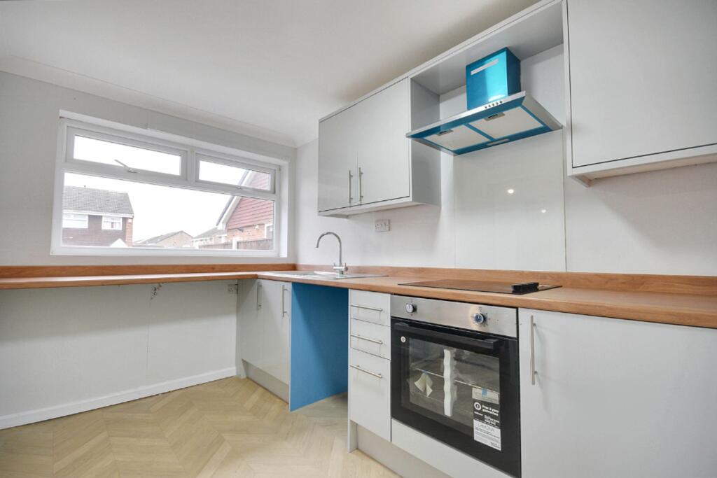Modern Kitchen with Breakfast Bar