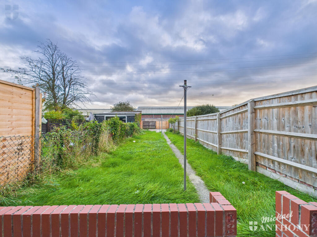 CAM03218G0-PR0810-STILL005