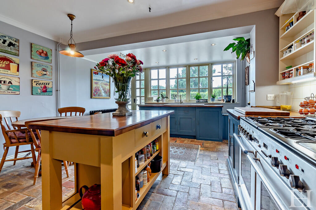 8648440-interiorW...