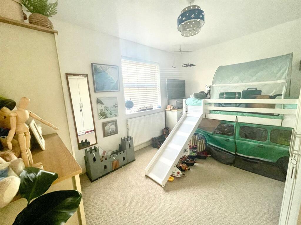 Bedroom 4 (1st Floor)