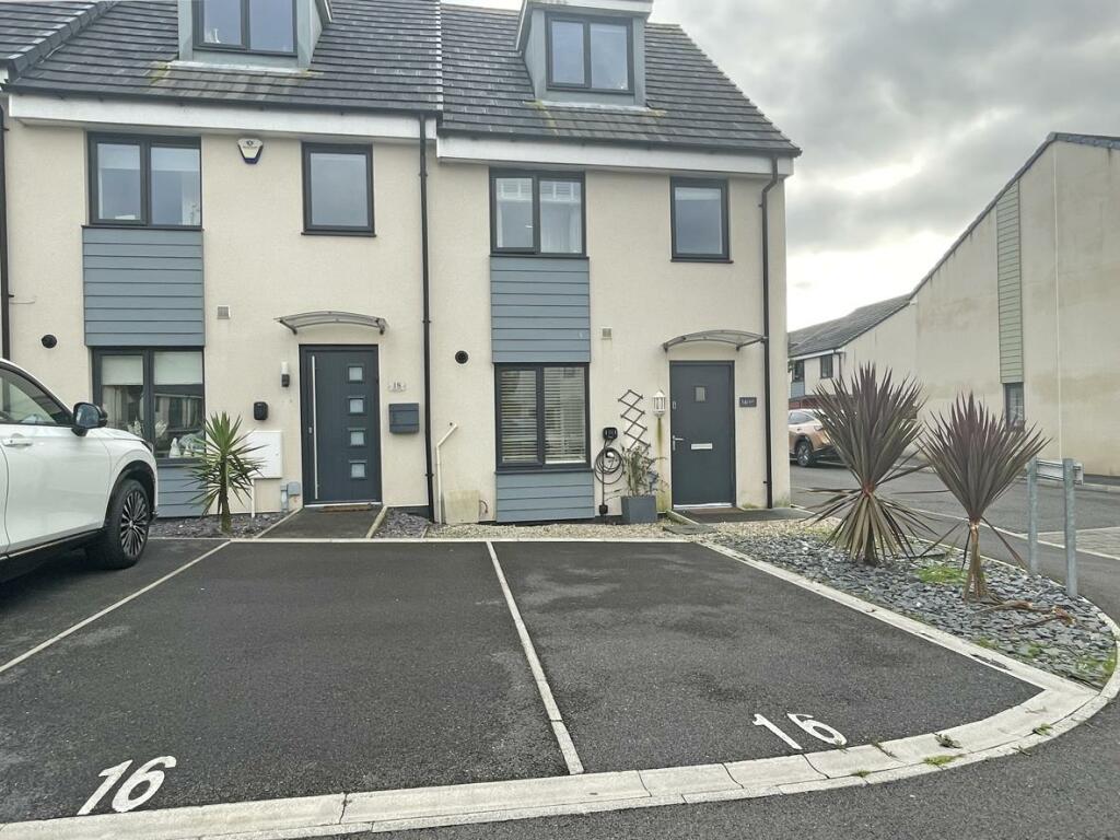 Marazion Way 16 Parking.jpg