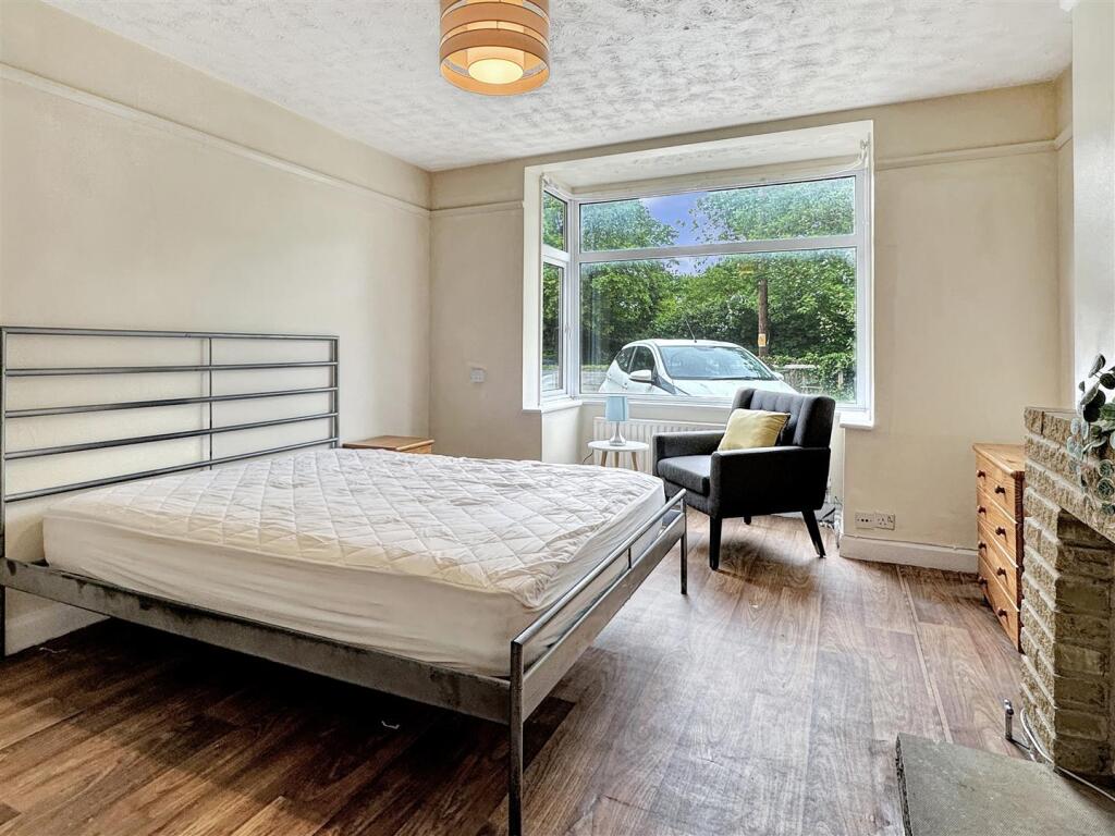 Bedroom 4 (2)