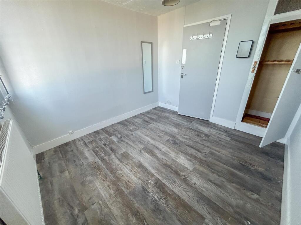 BEDROOM SIX