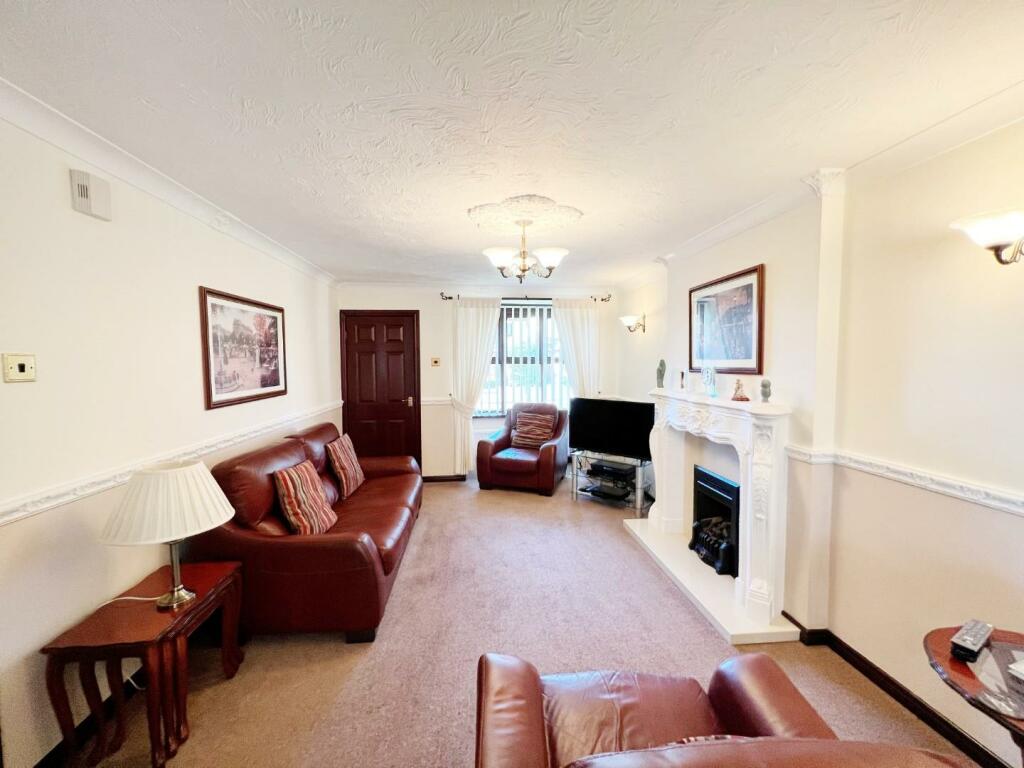 Lounge pic 6.jpg