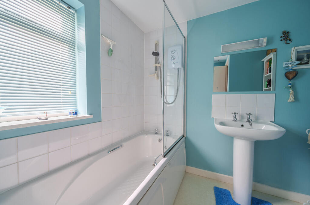 1307164-18-685018...