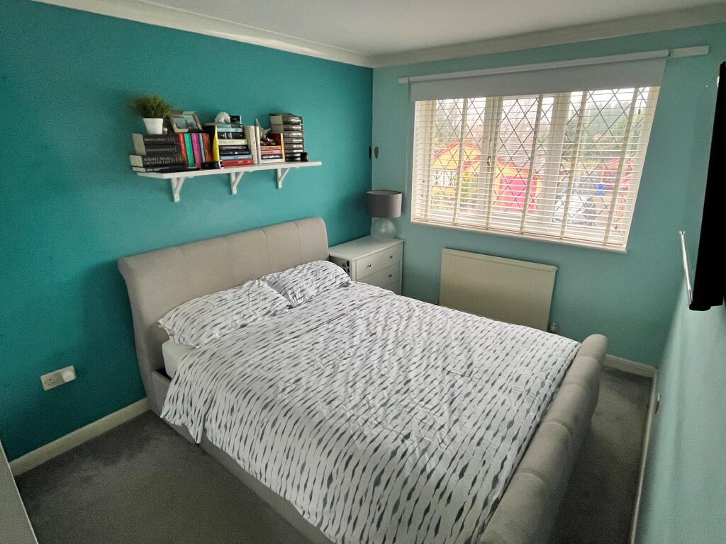 Bedroom to window.jpg