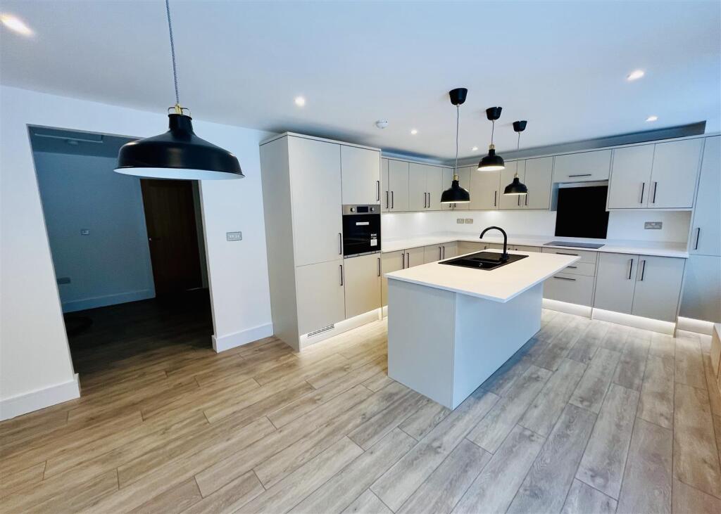 LIVING KITCHEN