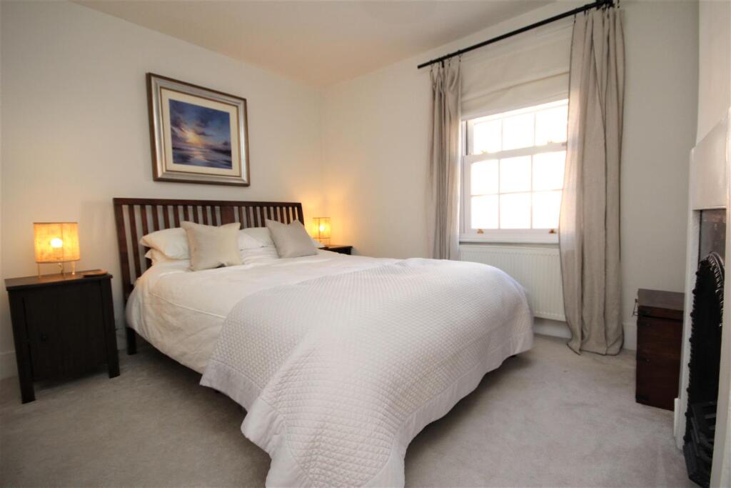 Bedroom 1.jpg