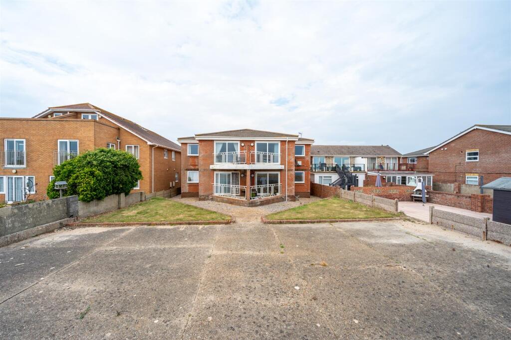 Flat 5 Regatta Court 22 19.jpg