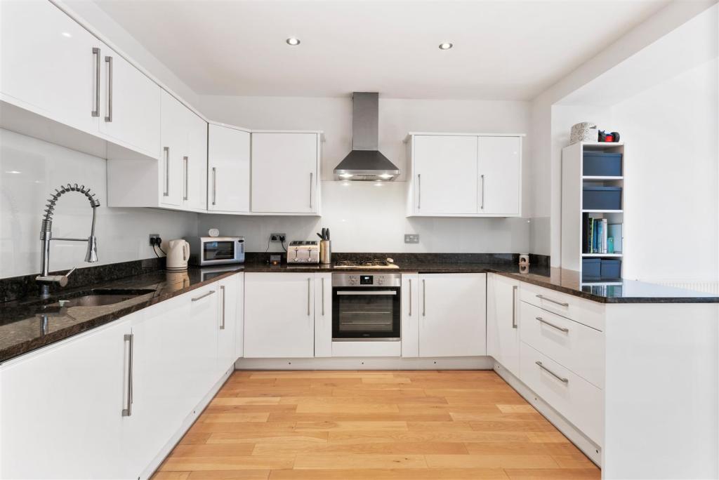 Open Plan Kitchen/Family Room