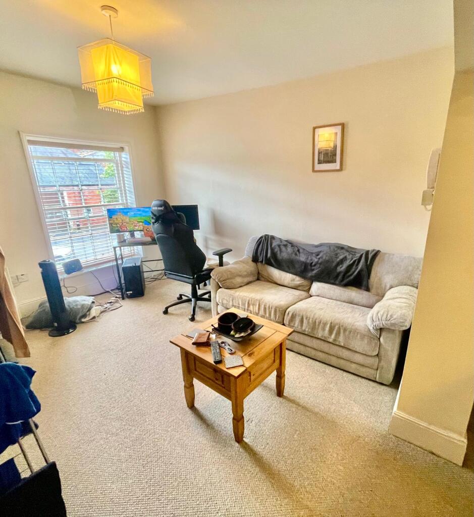 Apt 2 Drawell House 5(.jpeg