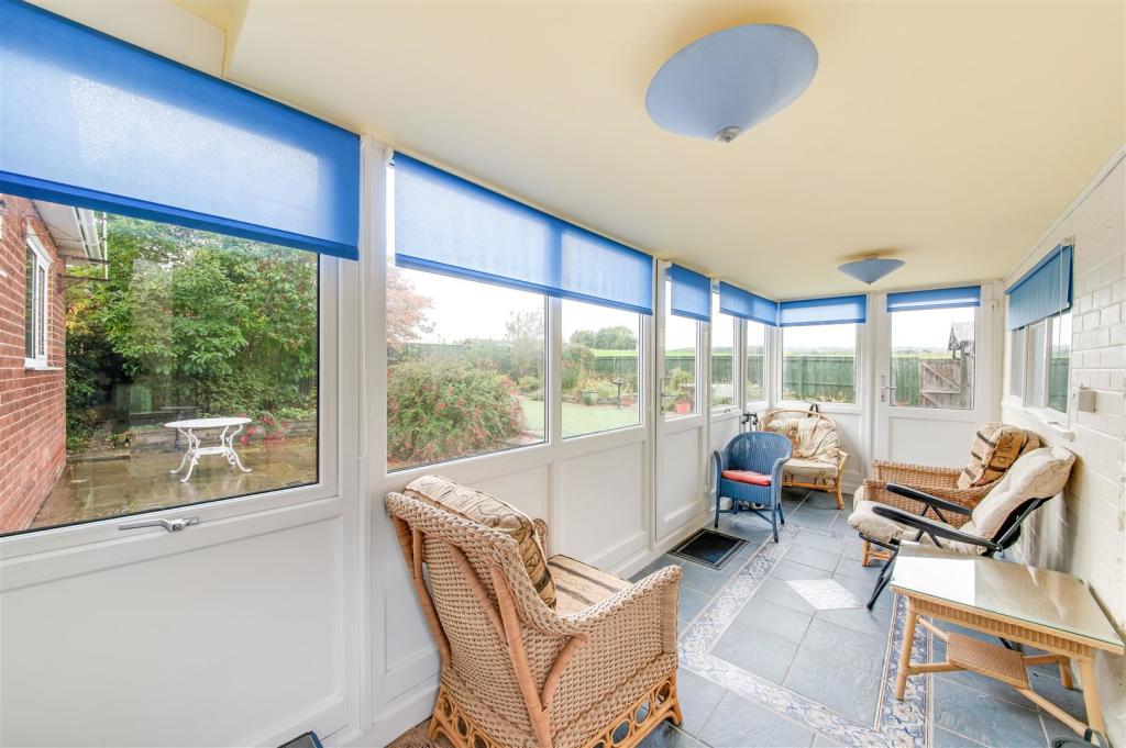 GARDEN ROOM