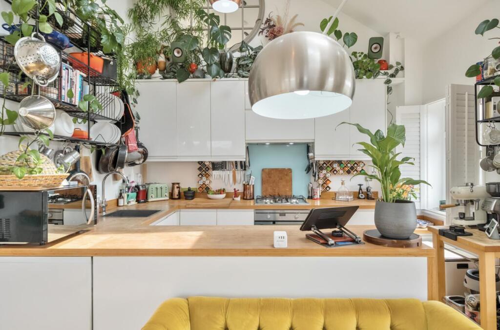 kitchen2.jpg