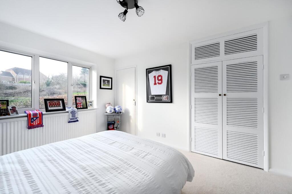 66 woodland ct bn3 (15).jpg