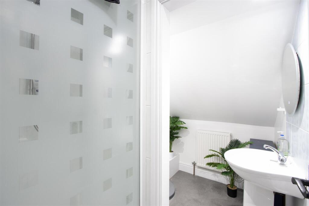 En Suite Shower Room