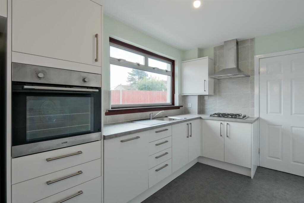 020-30 Braemar Cres, Carluke ML8 4BH.jpg