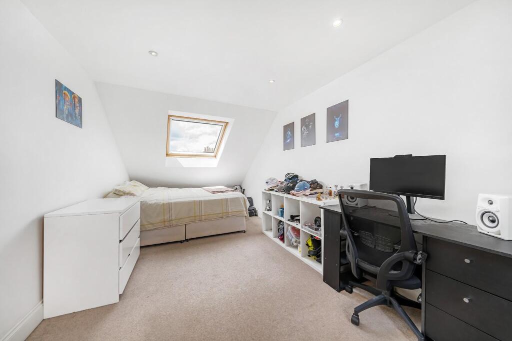 Bedroom 2.JPG