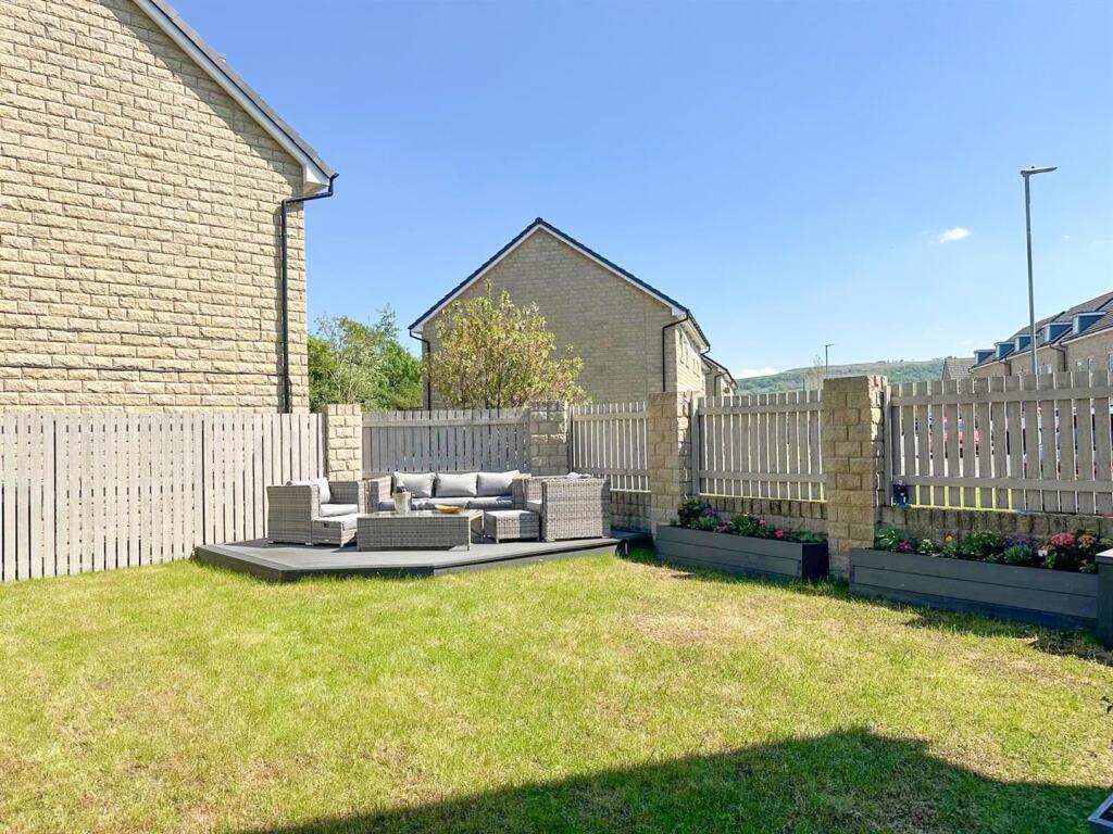 Three bed detached property, Silsden 24