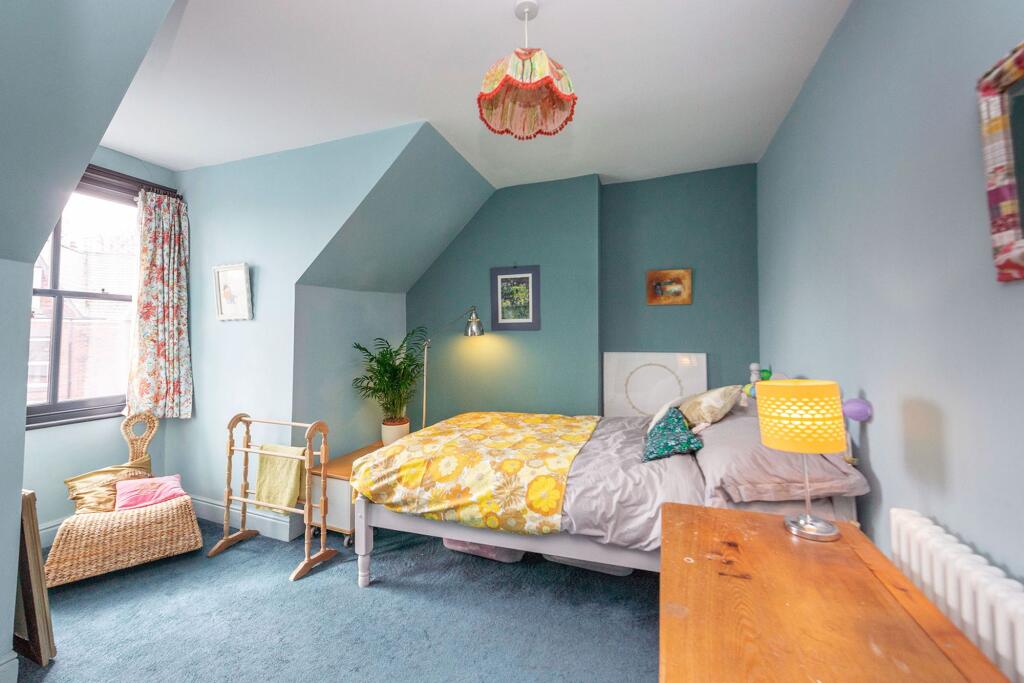 BEDROOMS AND BATHROOMS/UTILITY ROOM