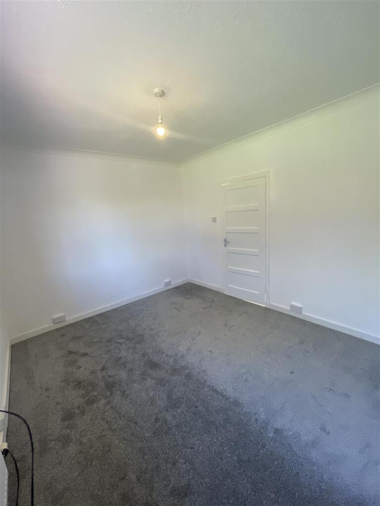 23 Highthorne Crescent Bedroom1.jpeg