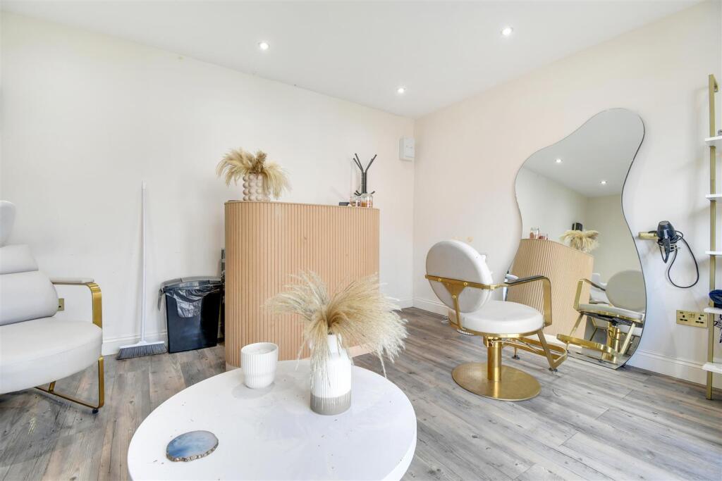 Home salon