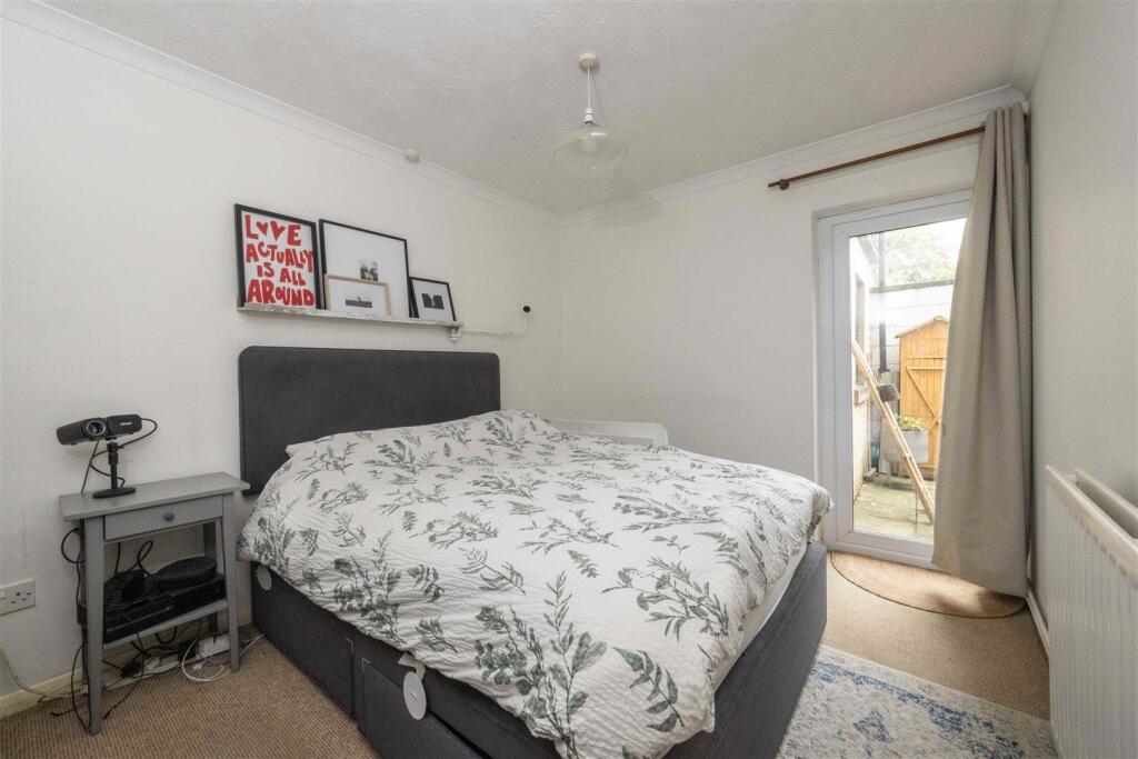 100925   21 Old Post Office Lane Corsham    009.jp