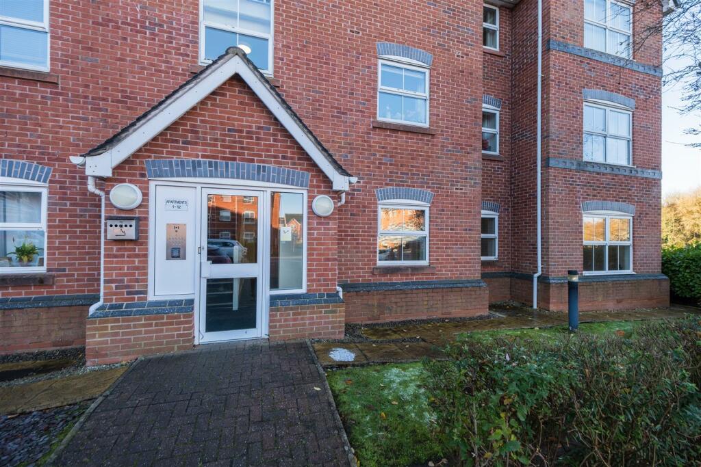 4 Eaton Court-016.jpg