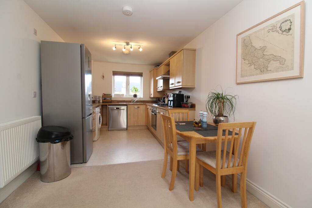 Kitchen/Dining Area