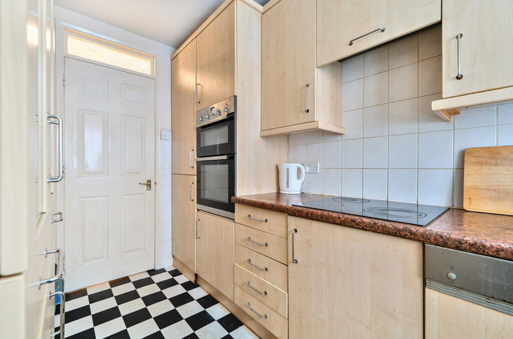 1317328-15-686404...