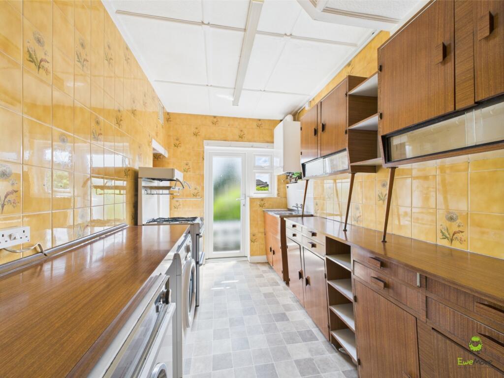 CAM03779G0-PR0235-STILL007