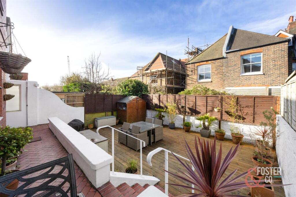 Montefiore Road, 32-001.jpg