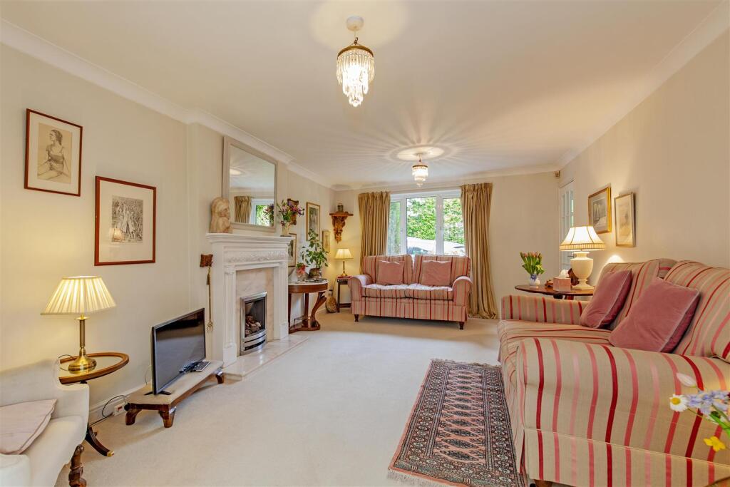 Reception Room-2.jpg