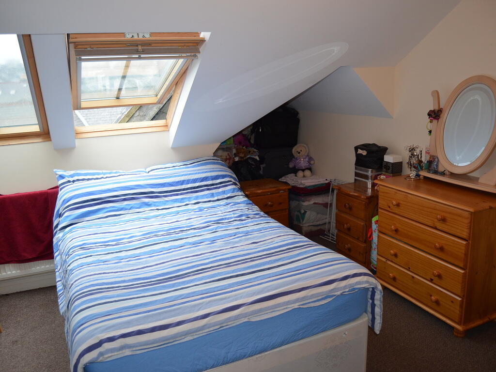 1 Sutherland Road, F7