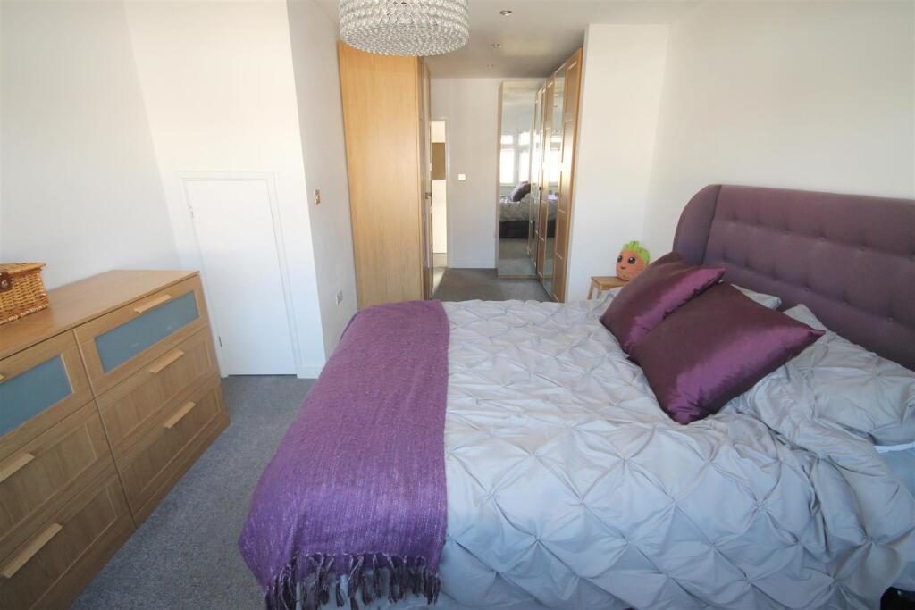 WWR Bedroom 1iv.JPG