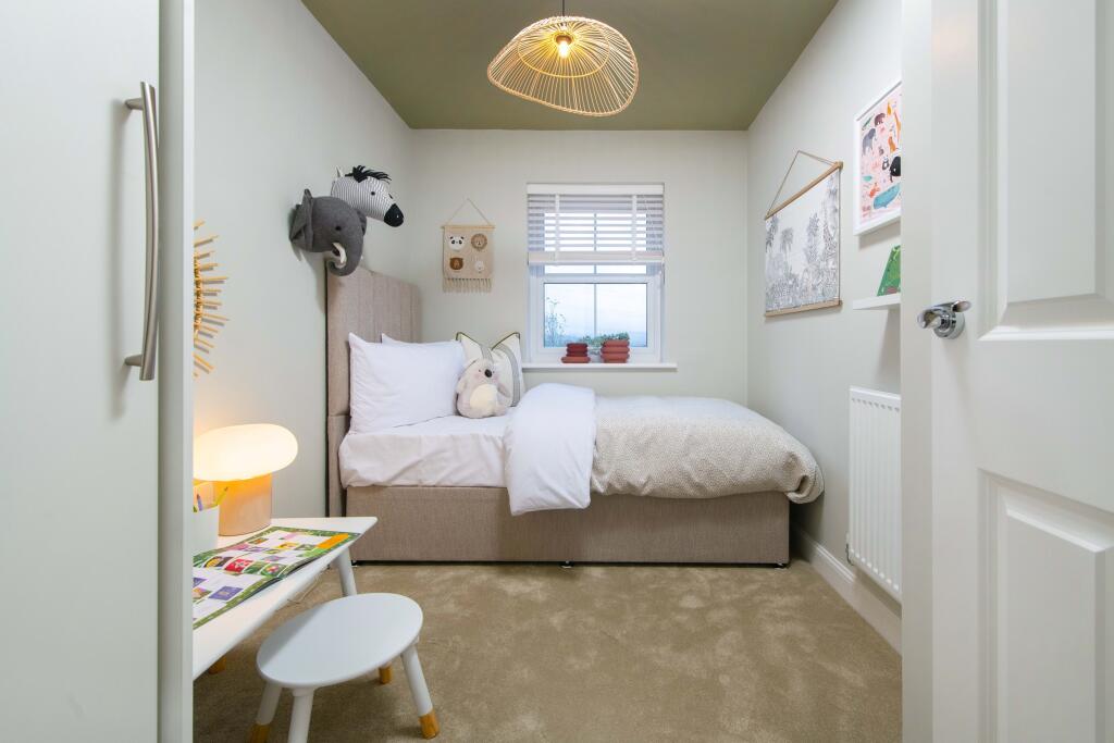 ellerton single bedroom