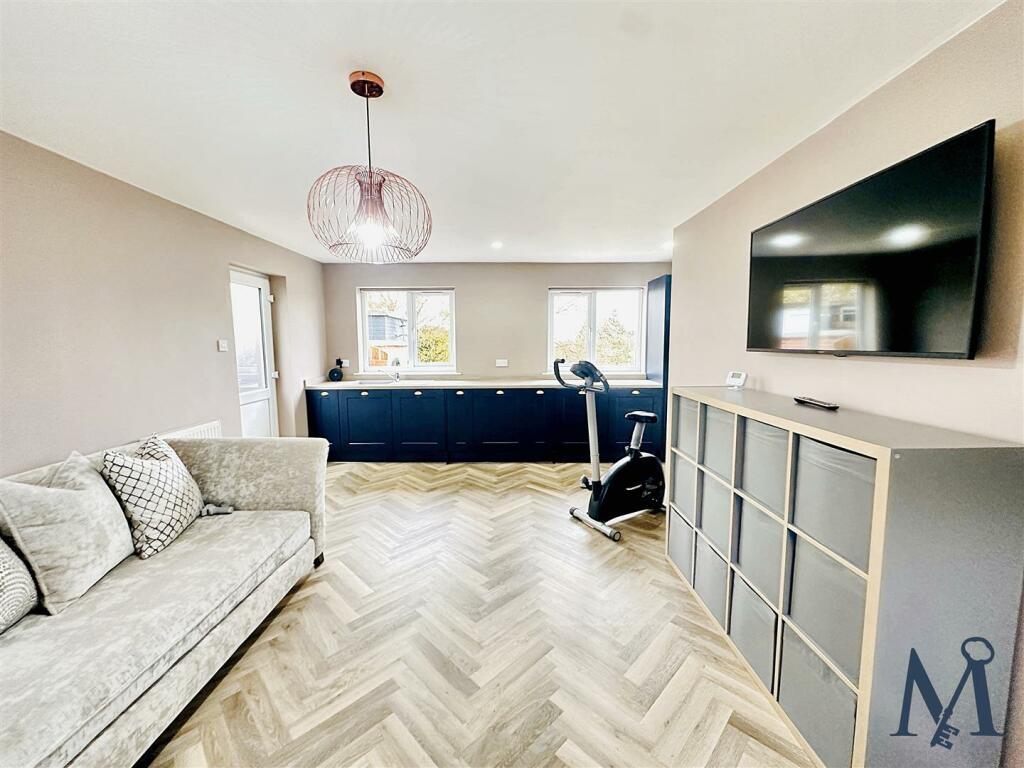 Annexe Living Room / Kitchen