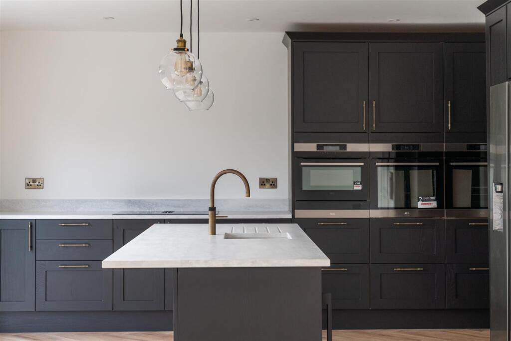 Kitchen_-6.jpg