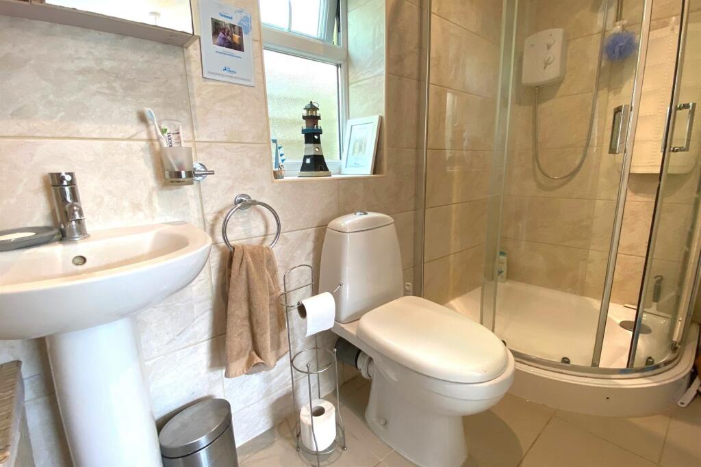 Annexe - Bathroom