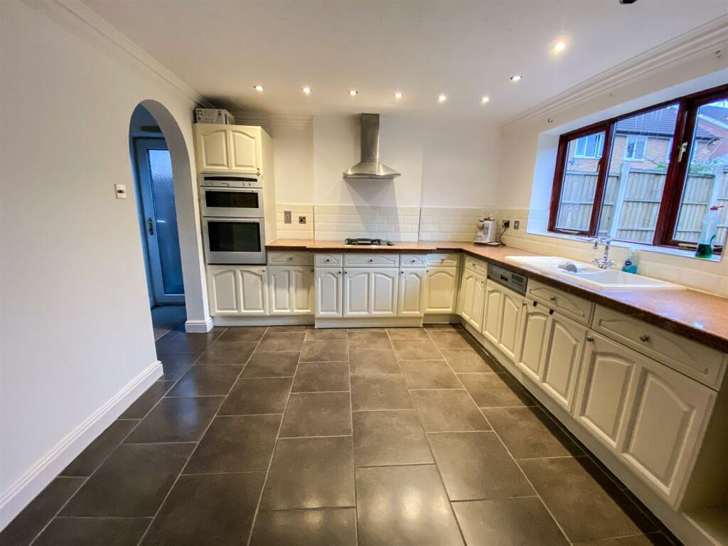 14 Longthorpe Close Littleover-4018.jpg