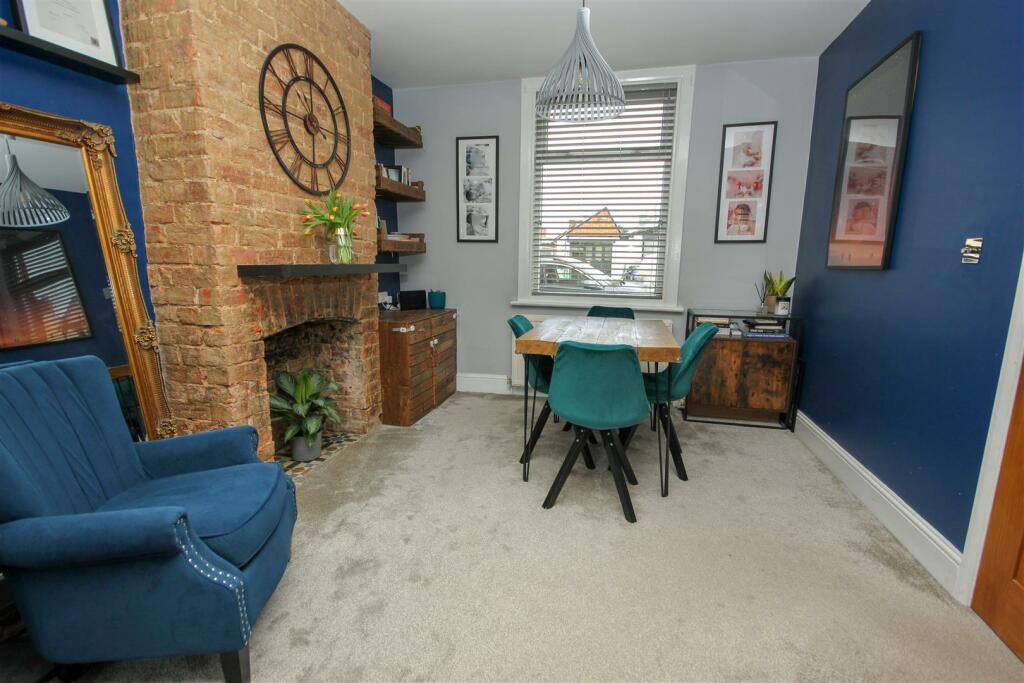 Dining Room.jpg