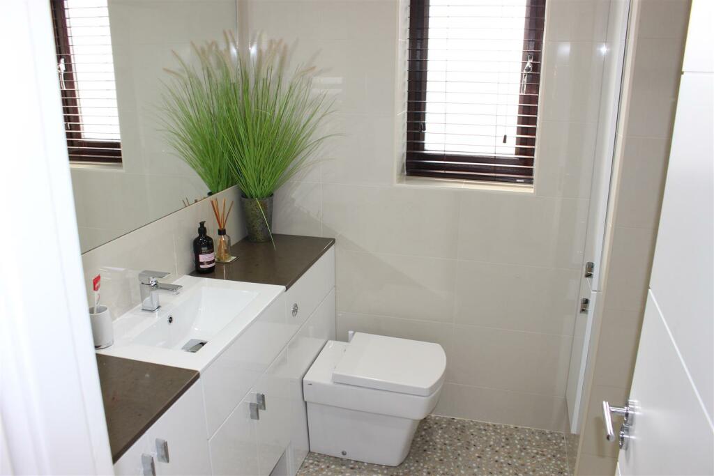 Ensuite Shower Room