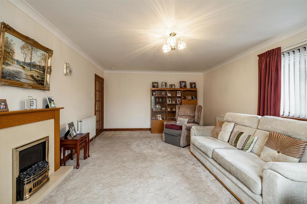 2 Kingsknowe Gardens Galashiels 09.JPG