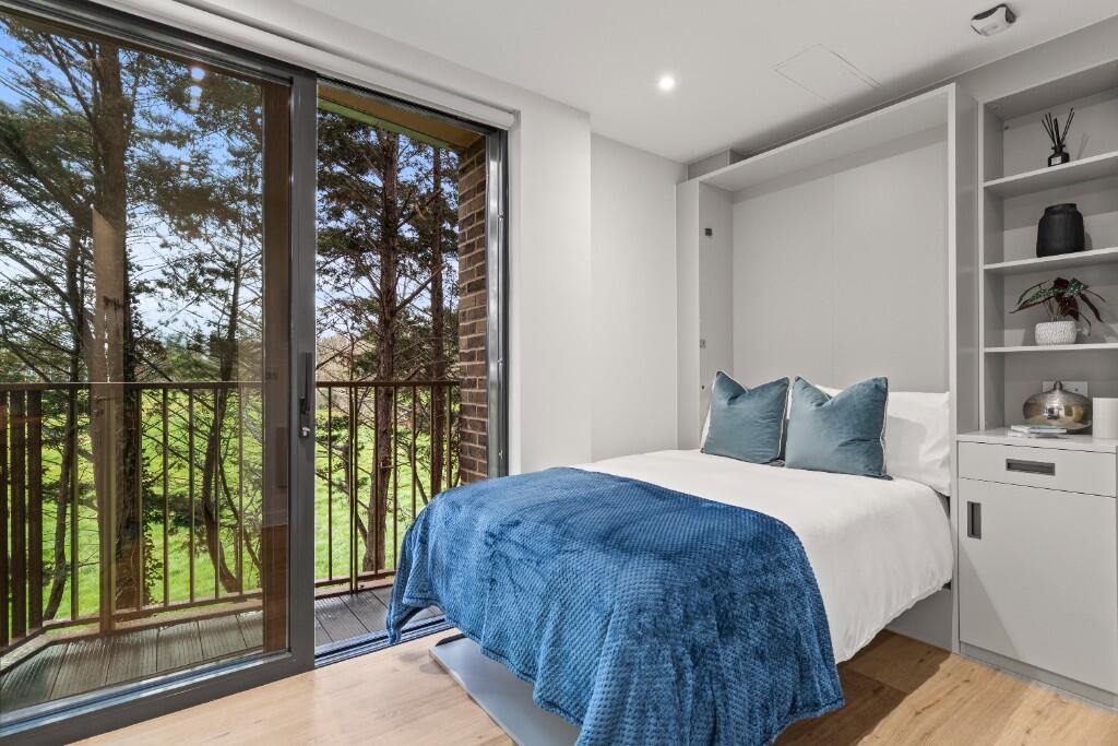 Hanger Lane, London, W5