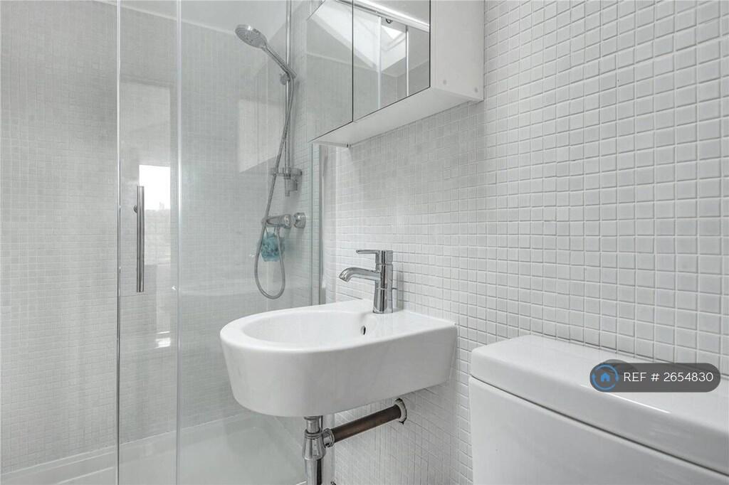 En Suite Bathroom