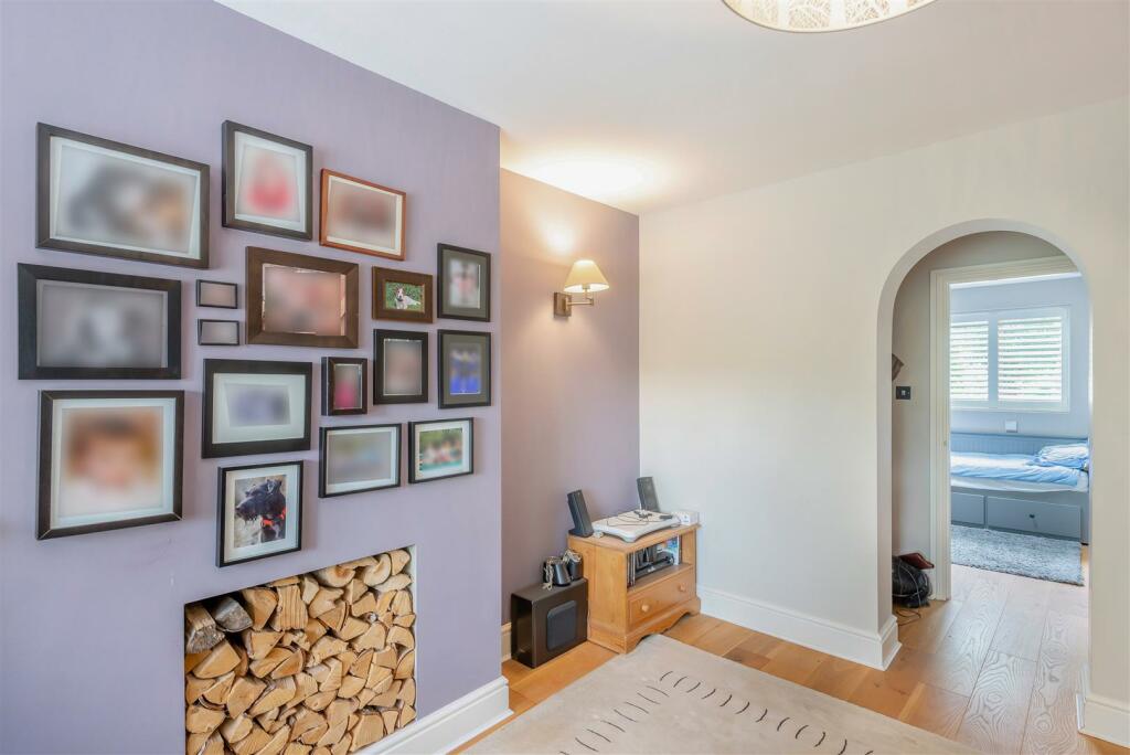 8608074-interior14.jpg