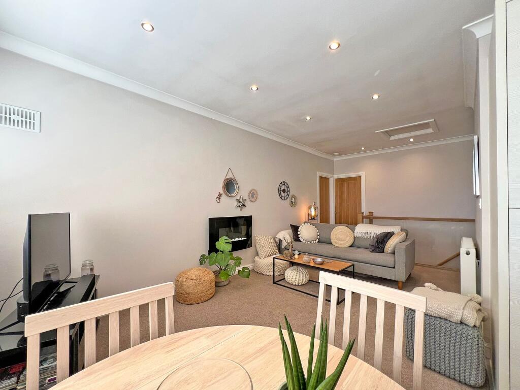 Living/Dining Area