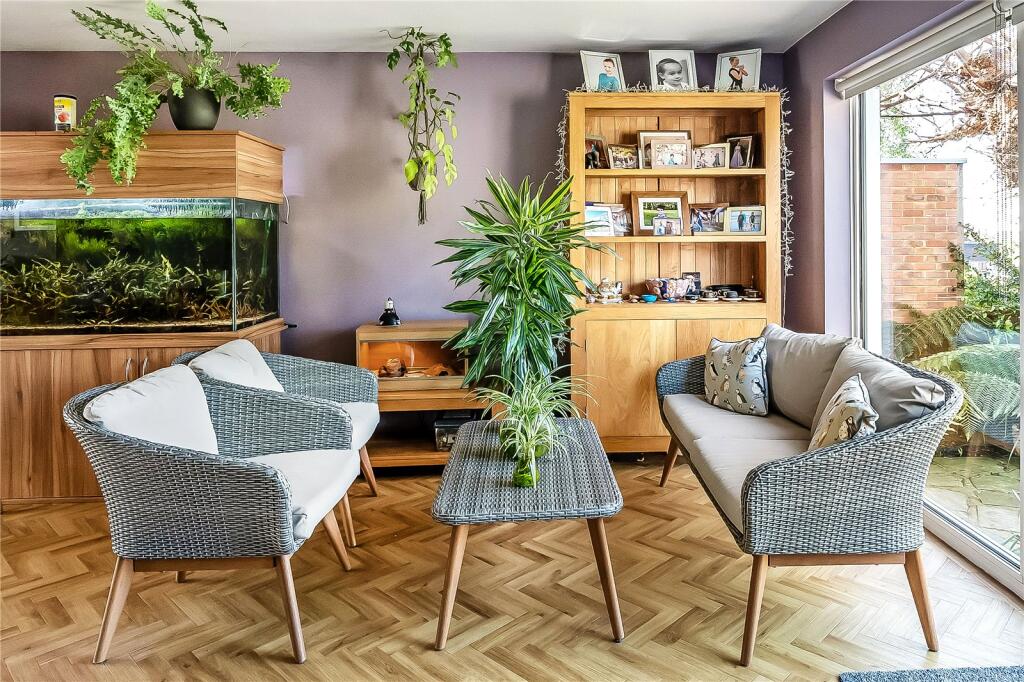 Kitchen/ Sitting Roo