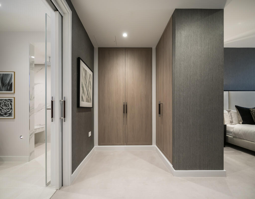 Show Apartment Dressing area