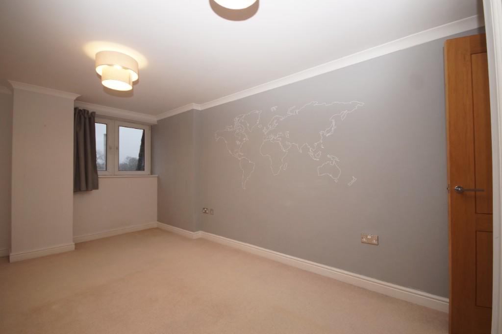 17 Lakelands Court