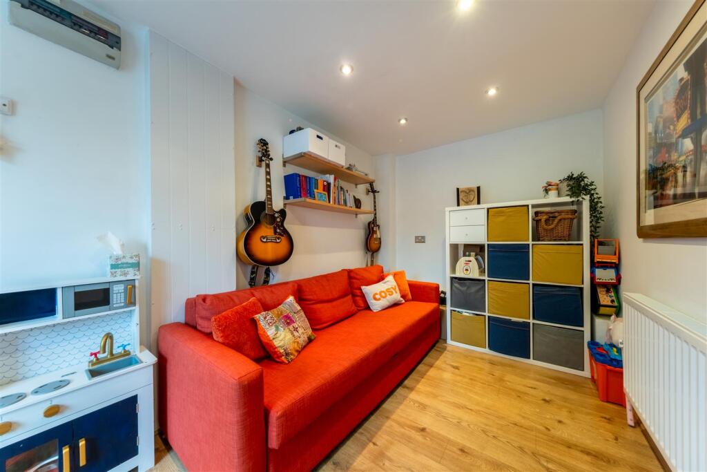 32 Waystead Close-019.jpg